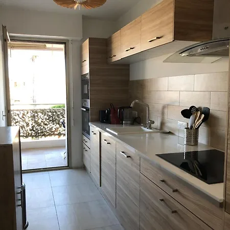 Meuble De Tourisme Classe 3 Etoiles - 2 Pieces Avec Terrasse Et Parking Apartman *